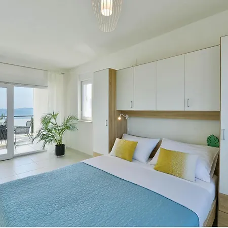 Villa New! Beachfront Klaudija, Sukosan
